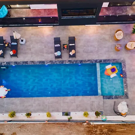 Watermoon Villa *